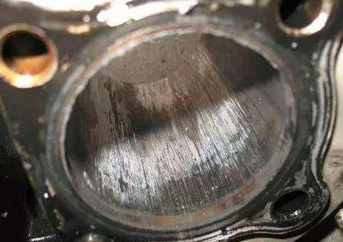 摩托车机油的作用，摩托车长期不换机油会怎样？